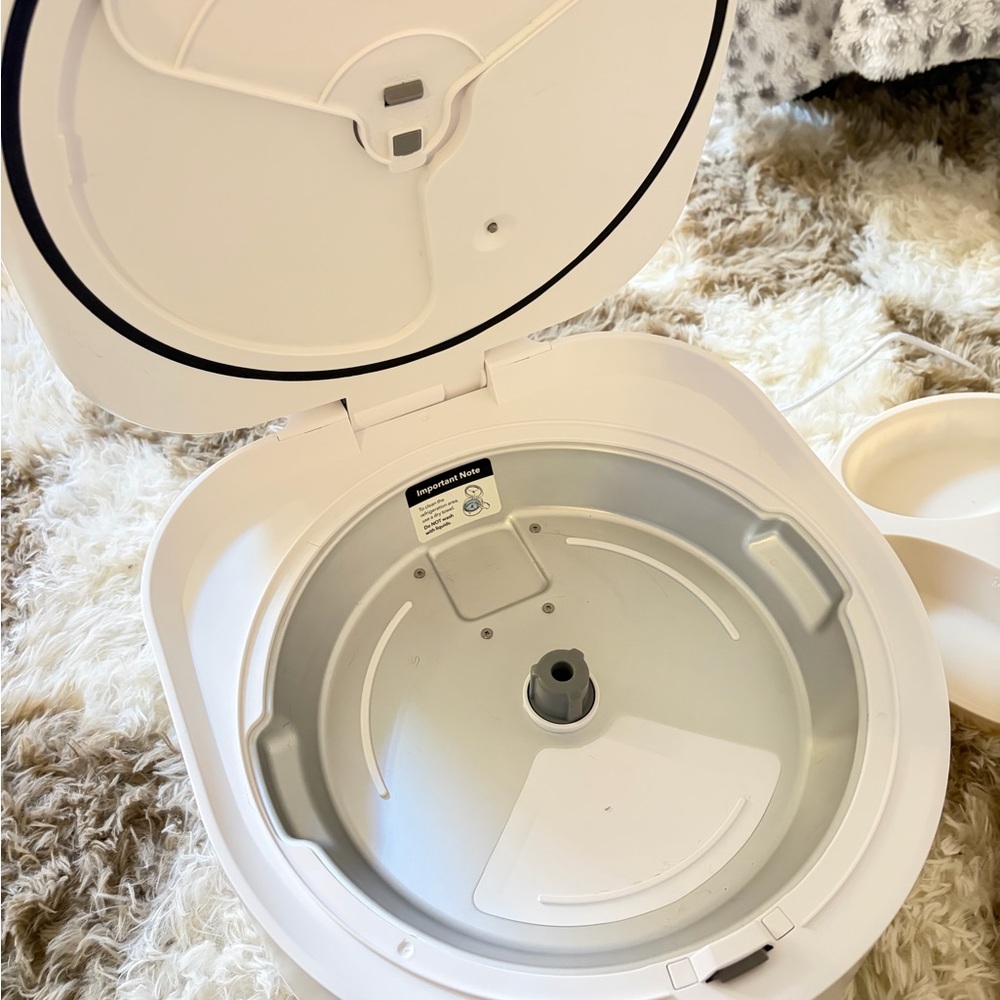 PETLIBRO Automatic Wet Cat Feeder, Stainless Steel Trays, Good Condition WHITE - Picture 10 of 10